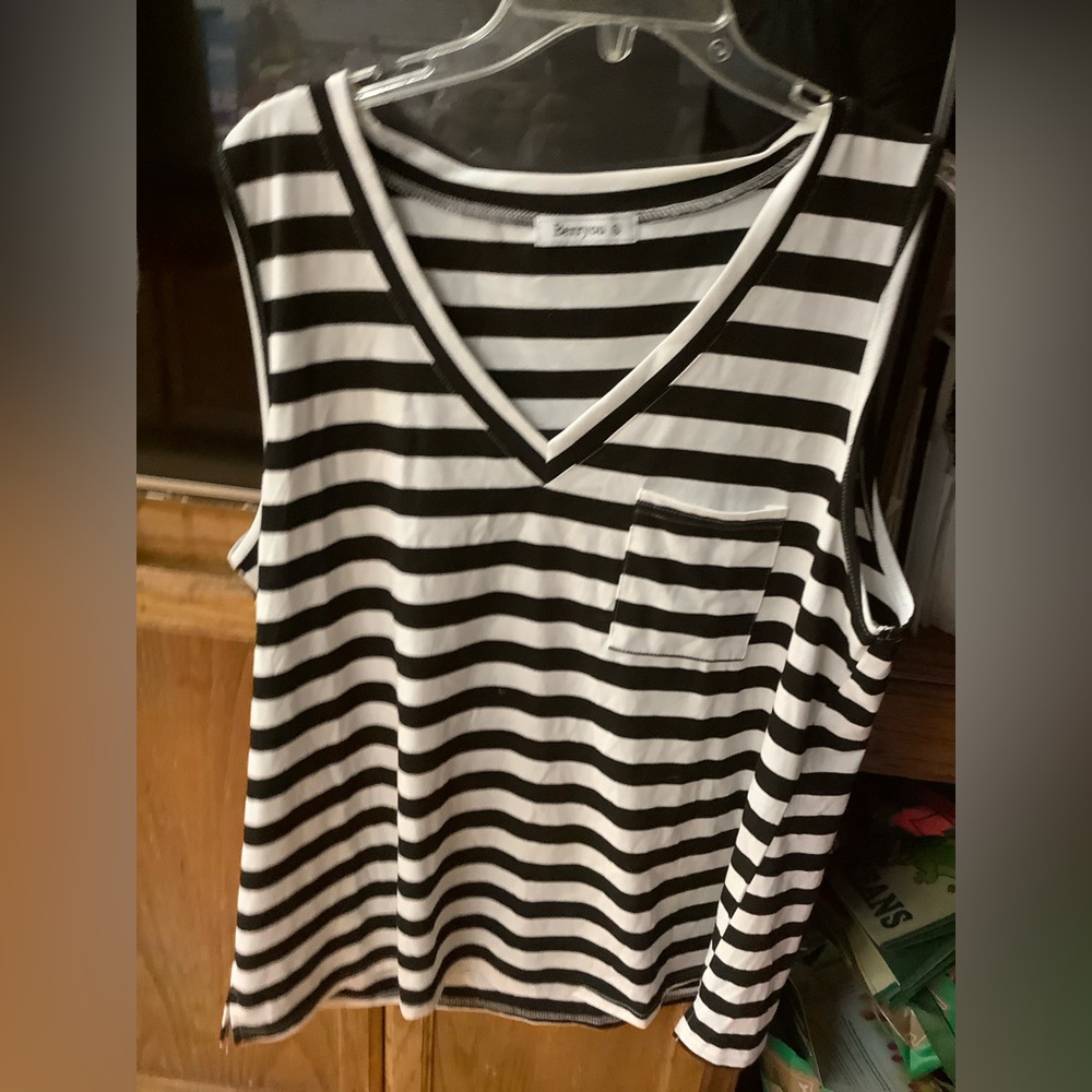 XL black and white striped tank